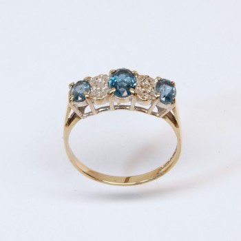 9ct Gold Blue Topaz/Diamond Ring